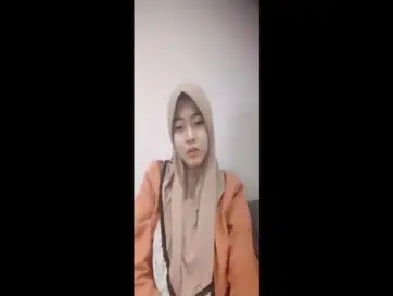 Cewek Tete Gede Colokin Sextoy Live Berjamaah Viral Hot poster