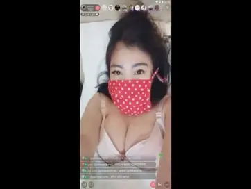 Goyangan Mantap Cewek SMA Atas Ranjang Muncrat poster